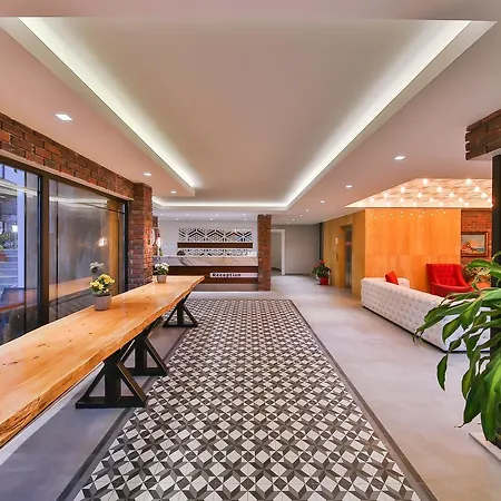 Lale Hotel