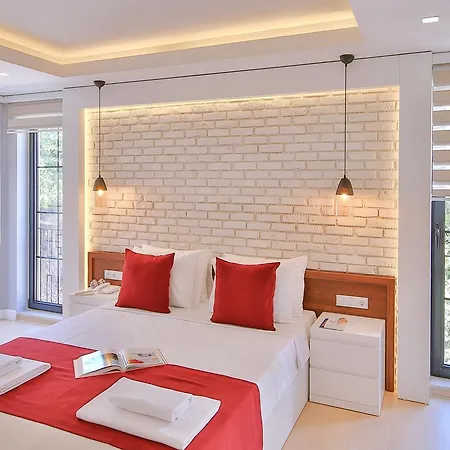 Lale Hotel *